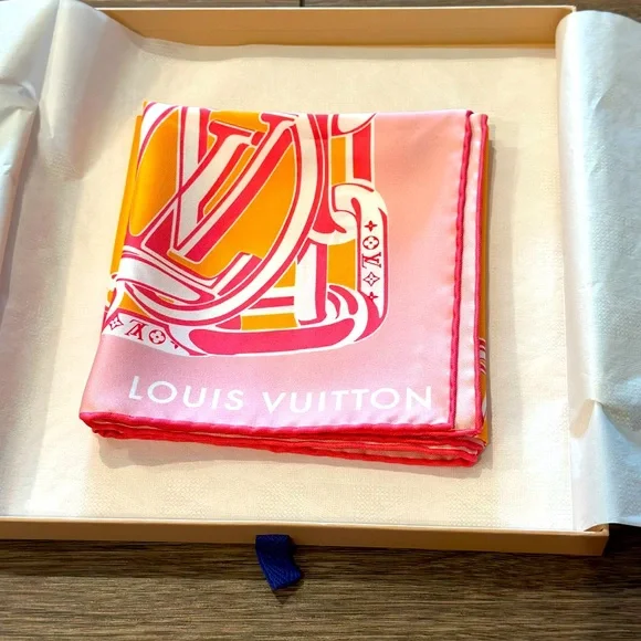 Louis Vuitton silk scarf🧡🩷